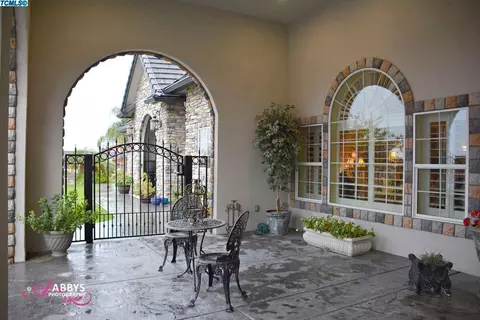 825 Valley View St, Taft, CA 93268 photo 9