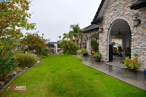 825 Valley View St, Taft, CA 93268 photo 4