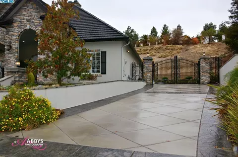 825 Valley View St, Taft, CA 93268 photo 2