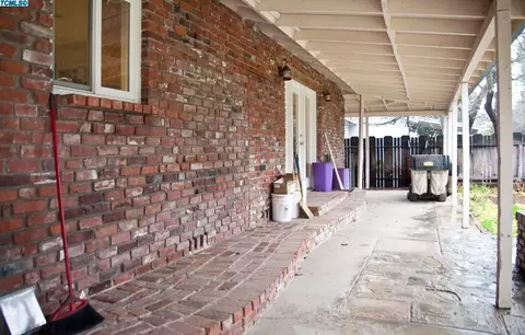 2202 E Howard Ave, Visalia, CA 93292 photo 32