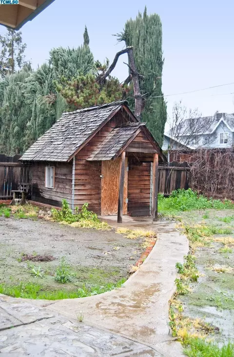 2202 E Howard Ave, Visalia, CA 93292 photo 30