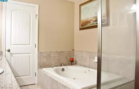 2202 E Howard Ave, Visalia, CA 93292 photo 29