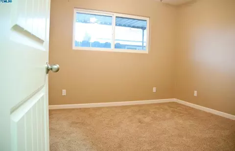 2202 E Howard Ave, Visalia, CA 93292 photo 26