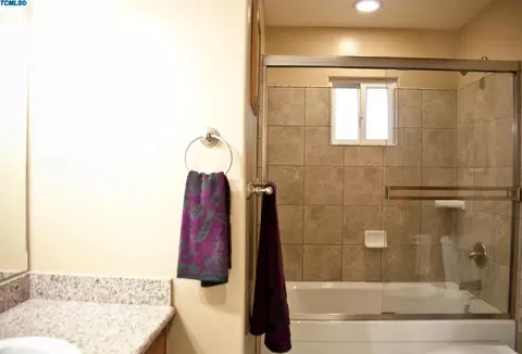 2202 E Howard Ave, Visalia, CA 93292 photo 24
