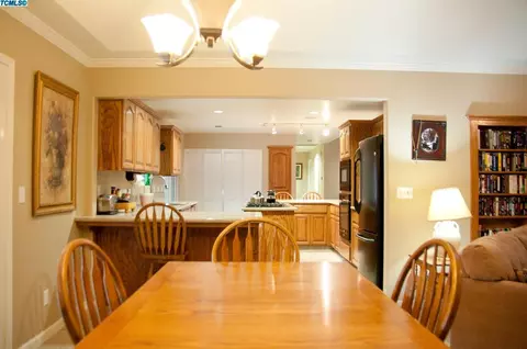2202 E Howard Ave, Visalia, CA 93292 photo 15