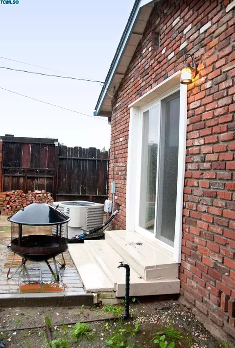 2202 E Howard Ave, Visalia, CA 93292 photo 31