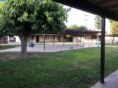 430 E Honolulu St, Lindsay, CA 93247 photo 2