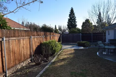 3750 E Willow Ave, Visalia, CA 93292 photo 22