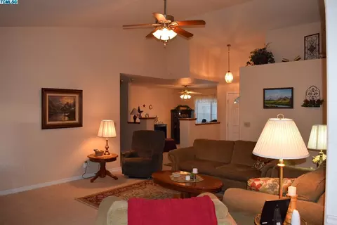 3750 E Willow Ave, Visalia, CA 93292 photo 5
