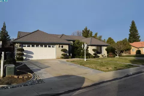3750 E Willow Ave, Visalia, CA 93292 photo 1