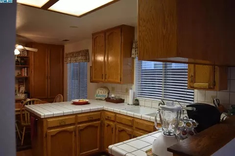 3750 E Willow Ave, Visalia, CA 93292 photo 6