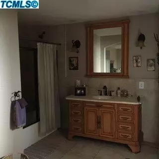 3236 E Caldwell Ave, Visalia, CA 93292 photo 13