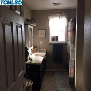 3236 E Caldwell Ave, Visalia, CA 93292 photo 9