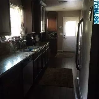 3236 E Caldwell Ave, Visalia, CA 93292 photo 4