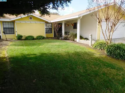 1741 S Heritage St, Visalia, CA 93277 photo 1