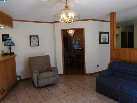 1741 S Heritage St, Visalia, CA 93277 photo 7