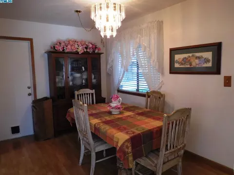1741 S Heritage St, Visalia, CA 93277 photo 9