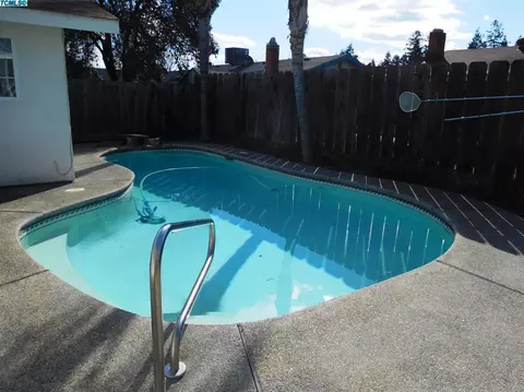 1741 S Heritage St, Visalia, CA 93277 photo 20