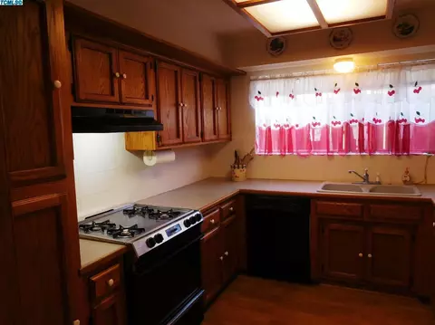 1741 S Heritage St, Visalia, CA 93277 photo 11