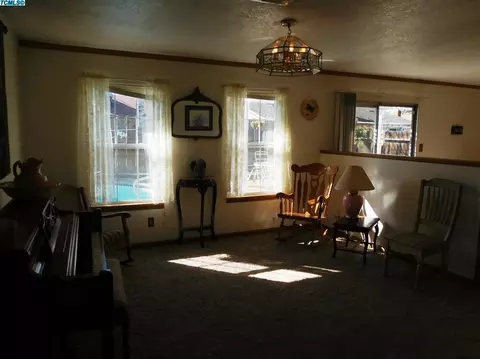1741 S Heritage St, Visalia, CA 93277 photo 4