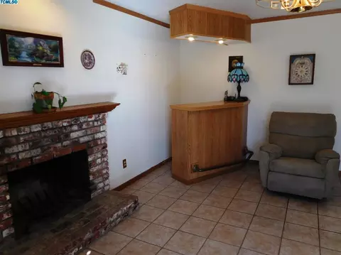 1741 S Heritage St, Visalia, CA 93277 photo 6
