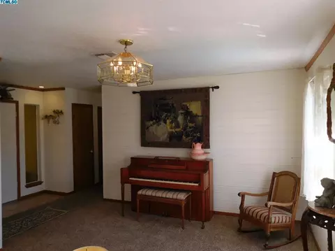 1741 S Heritage St, Visalia, CA 93277 photo 5