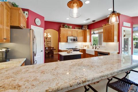 3445 E Feemster Ave, Visalia, CA 93292 photo 8