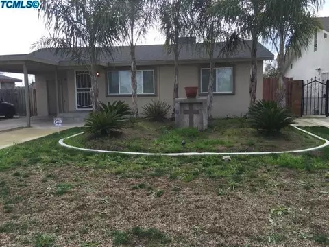1563 E Sequoia Ave, Tulare, CA 93274 photo 1