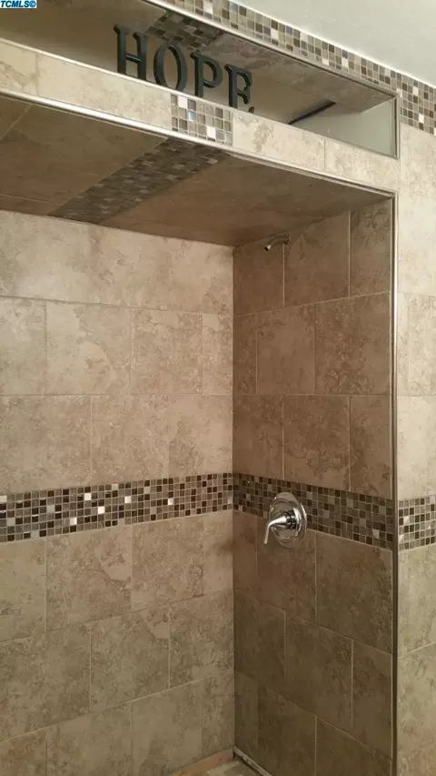 1563 E Sequoia Ave, Tulare, CA 93274 photo 6