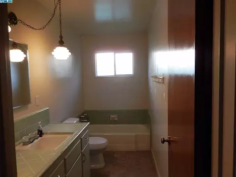 809 E Lyndale Ave, Tulare, CA 93274 photo 11