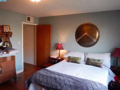 809 E Lyndale Ave, Tulare, CA 93274 photo 8