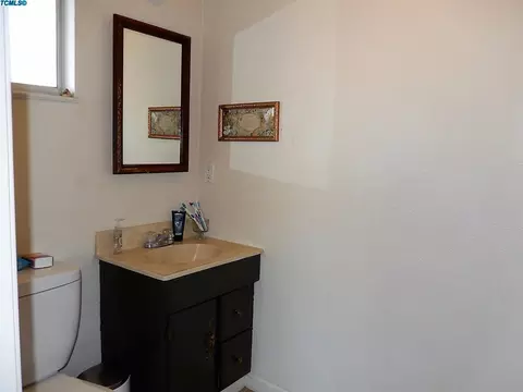 809 E Lyndale Ave, Tulare, CA 93274 photo 9