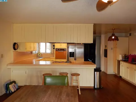 809 E Lyndale Ave, Tulare, CA 93274 photo 6