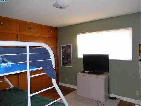 809 E Lyndale Ave, Tulare, CA 93274 photo 12