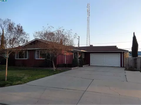 809 E Lyndale Ave, Tulare, CA 93274 photo 2