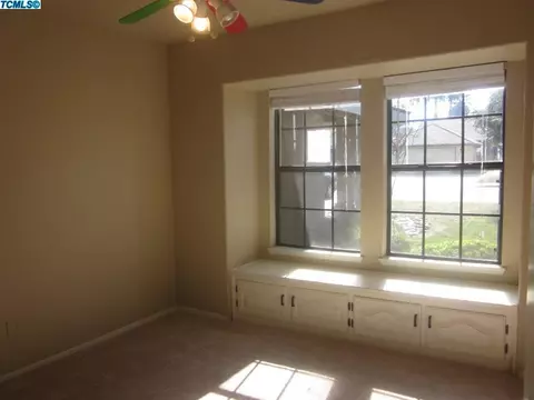 2128 E Kaweah Ct, Visalia, CA 93292 photo 8