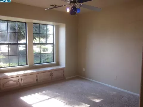 2128 E Kaweah Ct, Visalia, CA 93292 photo 9
