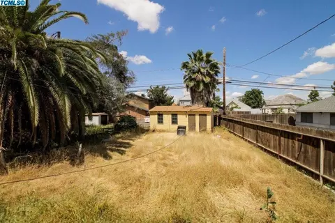 208 E 10th St, Hanford, CA 93230 photo 23