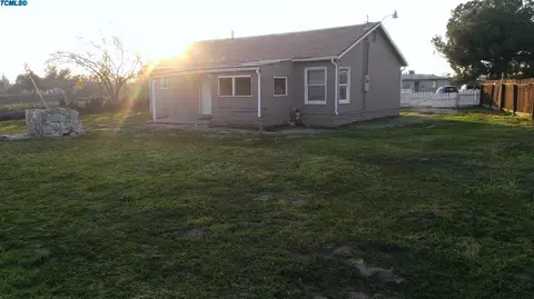 790 E 4th St, Hanford, CA 93230 photo 11