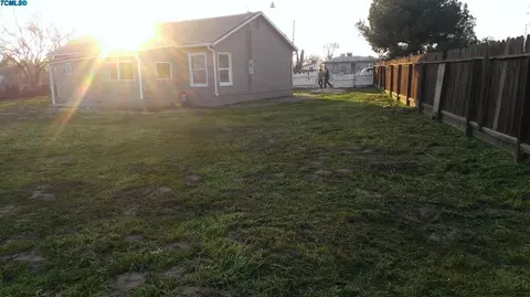 790 E 4th St, Hanford, CA 93230 photo 10