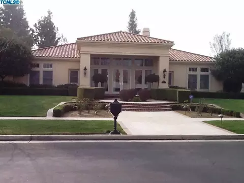 3515 E Hillcrest Ave, Visalia, CA 93292 photo 1
