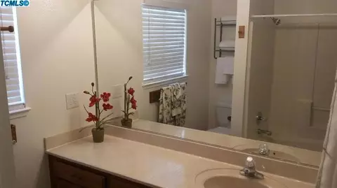 3834 E Willow Ave, Visalia, CA 93292 photo 11