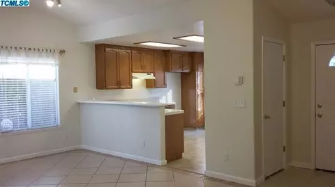 3834 E Willow Ave, Visalia, CA 93292 photo 3
