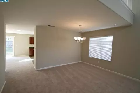 2321 E Victor Ave, Visalia, CA 93292 photo 4
