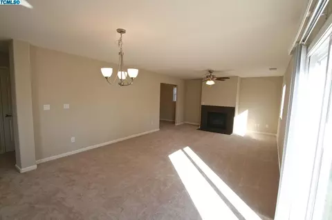 2321 E Victor Ave, Visalia, CA 93292 photo 9