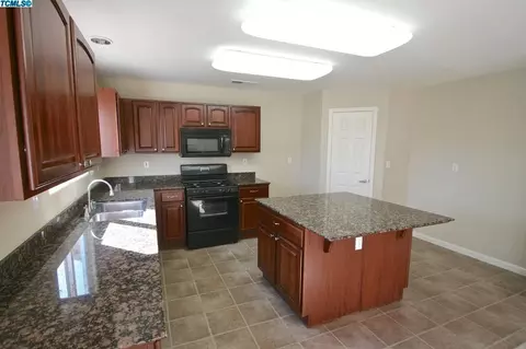 2321 E Victor Ave, Visalia, CA 93292 photo 7