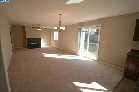 2321 E Victor Ave, Visalia, CA 93292 photo 8