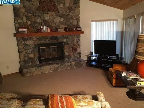 44843 Dinely Dr, Three Rivers, CA 93271 photo 4