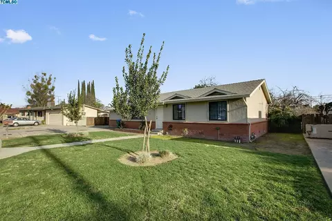 3113 E Duran Ave, Visalia, CA 93292 photo 1