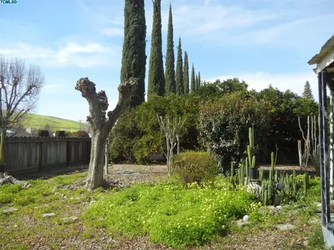 21775 Badger Hill Ave, Exeter, CA 93221 photo 1